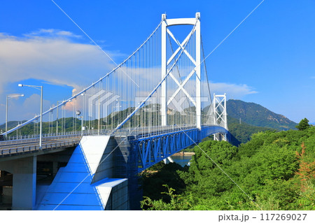 【広島県】晴天の因島大橋（しまなみ海道） 117269027
