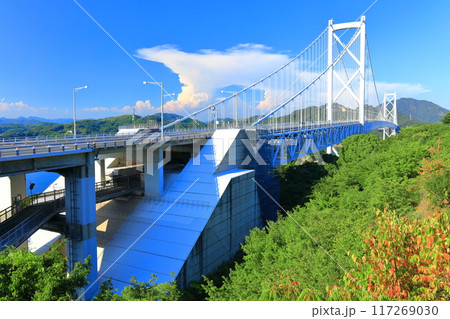 【広島県】晴天の因島大橋(しまなみ海道) 【広島県】晴天の因島大橋(しまなみ海道) 117269030