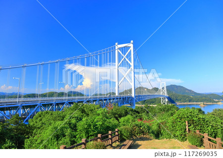 【広島県】晴天の因島大橋（しまなみ海道） 117269035