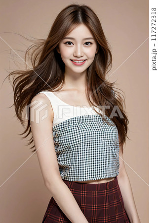 正面を見るファッショナブルな女性 正面を見るファッショナブルな女性 117272318