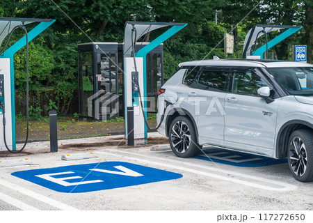 電気自動車の充電スタンド 電気自動車の充電スタンド 117272650