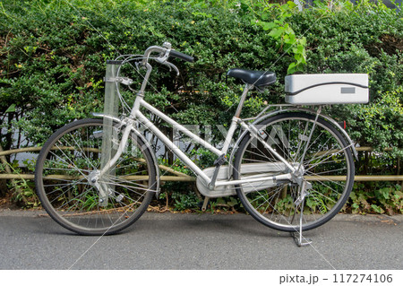 警察官用の白い自転車 警察官用の白い自転車 117274106