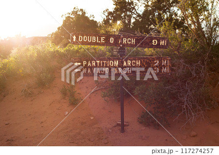 Directional Signage to Double O Arch in Utah Directional Signage to Double O Arch in Utah 117274257