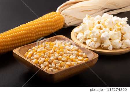 ポップコーン（乾燥とうもろこし） 117274890