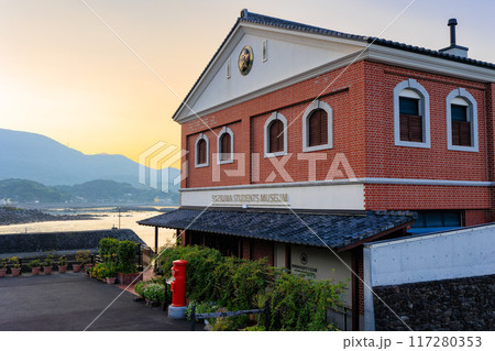 朝のマジックアワーの薩摩藩英国留学生記念館 朝のマジックアワーの薩摩藩英国留学生記念館 117280353
