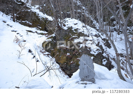 冬の石仏 117280383