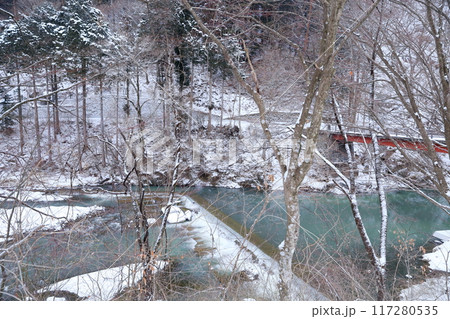 冬の木曽川(巴淵 長野県 木曽町 日義) 冬の木曽川(巴淵 長野県 木曽町 日義) 117280535