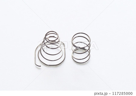 乾電池ボックスで使われていたマイナス極用のばね 117285000