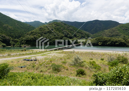 勝間沈下橋（高知県四万十川） 117285610