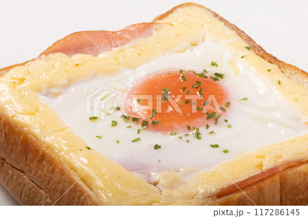 目玉焼きハムトースト 117286145