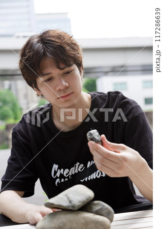 選択に迷う 117286639