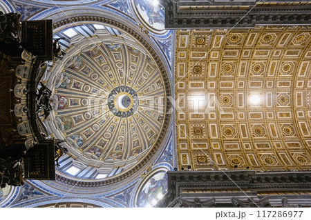 バチカン市国、サン・ピエトロ大聖堂の天井 117286977