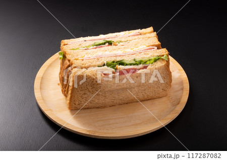 クラブハウスサンド(全粒粉パン) クラブハウスサンド(全粒粉パン) 117287082