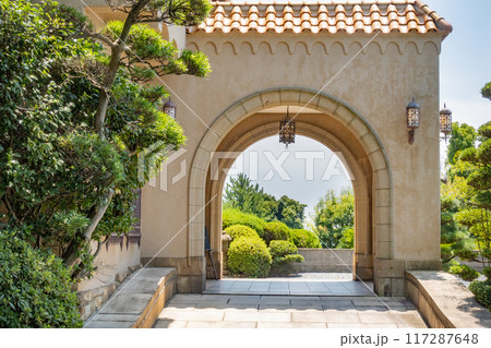 神戸市垂水区のジェームス邸の車寄せ 117287648