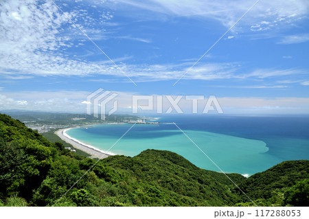 西山から煙樹ヶ浜を望む　【和歌山県日高郡美浜町】 117288053