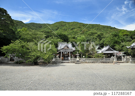 御崎神社(拝殿)　【和歌山県日高郡美浜町】 117288167