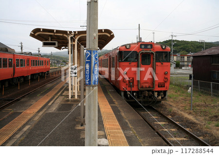 JR小串駅の留置車両 117288544