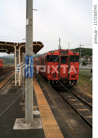 JR小串駅の留置車両 117288545
