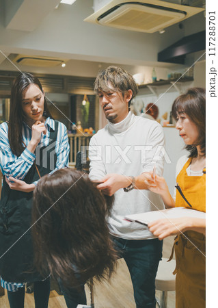 beauty parlor 117288701