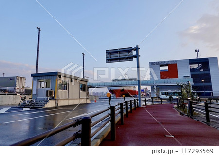 神戸三宮フェリーターミナル 新港第3突堤フェリー乗り場の風景 兵庫県神戸市中央区 神戸三宮フェリーターミナル 新港第3突堤フェリー乗り場の風景 兵庫県神戸市中央区 117293569