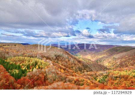 城ヶ倉大橋の紅葉（青森県・十和田市） 117294929