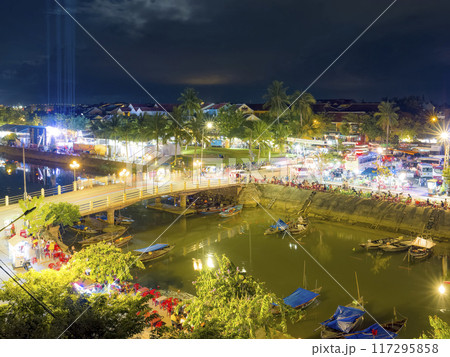 ベトナム・ホイアンの夜景 / Hoi An, Vietnam 117295858