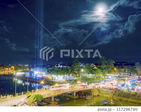ベトナム・ホイアンの夜景 / Hoi An, Vietnam 117296780