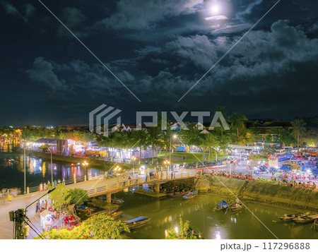 ベトナム・ホイアンの夜景 / Hoi An, Vietnam 117296888