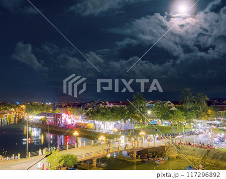 ベトナム・ホイアンの夜景 / Hoi An, Vietnam ベトナム・ホイアンの夜景 / Hoi An, Vietnam 117296892