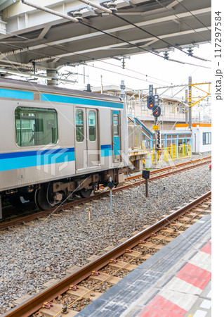 東京メトロ東西線　西船橋駅ホームの風景 117297584