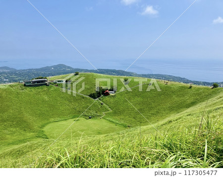 大室山の山頂から見た景色_静岡県伊東市_大室山 大室山の山頂から見た景色_静岡県伊東市_大室山 117305477