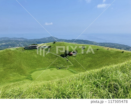 大室山の山頂から見た景色_静岡県伊東市_大室山 大室山の山頂から見た景色_静岡県伊東市_大室山 117305478