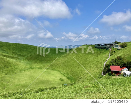 大室山の山頂から見た景色_静岡県伊東市_大室山 大室山の山頂から見た景色_静岡県伊東市_大室山 117305480