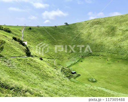 大室山の山頂から見た景色_静岡県伊東市_大室山火口跡 117305488
