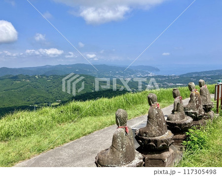 大室山の山頂から見た景色_静岡県伊東市_大室山 大室山の山頂から見た景色_静岡県伊東市_大室山 117305498