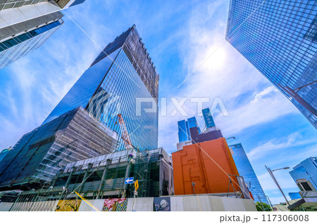 日本の東京都市景観 東京駅前八重洲一丁目東B地区再開発事業などを望む。奥に東京駅=令和6年8月11日 日本の東京都市景観 東京駅前八重洲一丁目東B地区再開発事業などを望む。奥に東京駅=令和6年8月11日 117306008