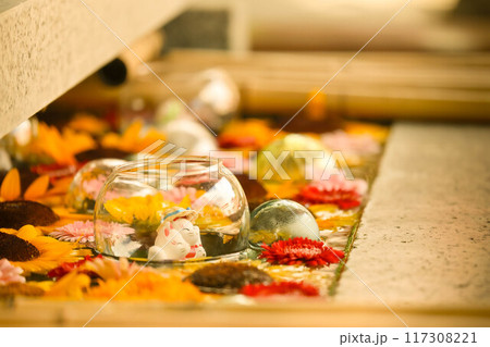 涼やかな花手水 涼やかな花手水 117308221