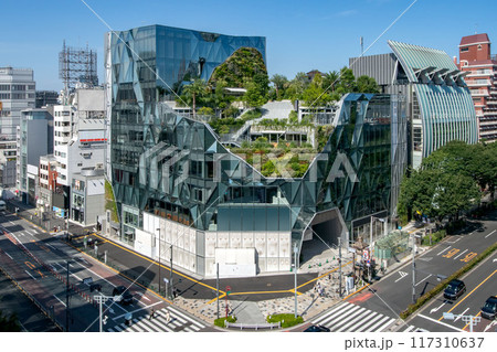 東京都渋谷区、神宮前交差点の新商業施設ハラカドと表参道 117310637