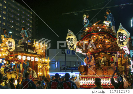 東京都　八王子まつり　山車辻合わせ　下地区　南町山車・南新町山車 117312176