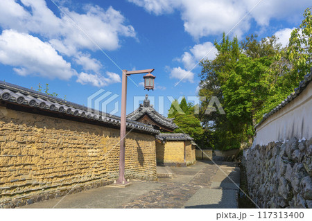 奈良・東大寺二月堂の裏参道　左大仏殿道 117313400