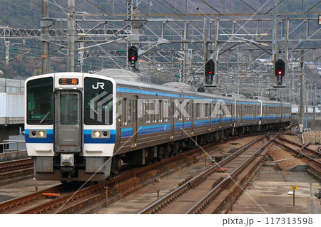 ［JR-W］山陽本線213系電車（6両編成：岡山⇔三原） 117313598