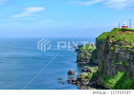 青空の霧多布岬を歩く 117314187