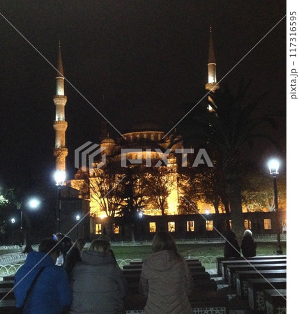 ブルーモスク、イスタンブールの夜景 ブルーモスク、イスタンブールの夜景 117316595