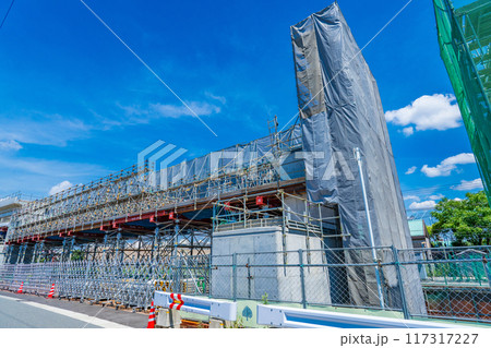 大阪市　阪急千里線　真夏の高架工事 117317227