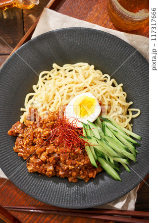 ジャージャー麺 117317666