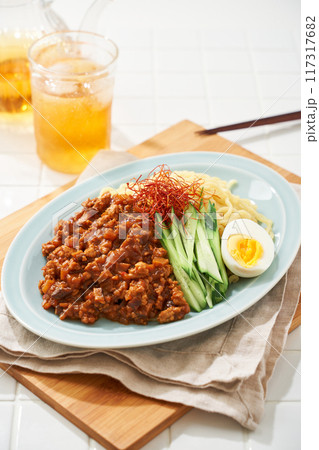 ジャージャー麺 117317682
