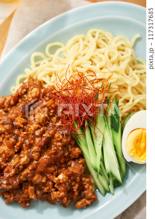ジャージャー麺 117317685
