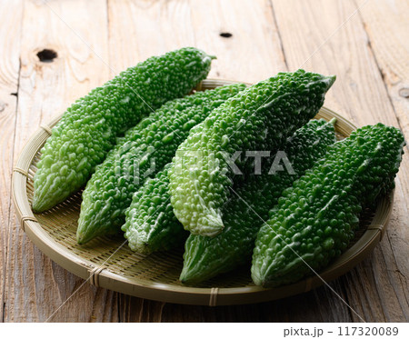 夏野菜 ゴーヤ (にがうり) 夏野菜 ゴーヤ (にがうり) 117320089
