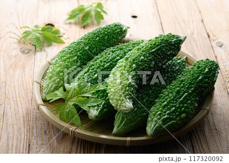 夏野菜 ゴーヤ (にがうり) 夏野菜 ゴーヤ (にがうり) 117320092
