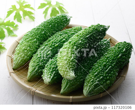 夏野菜 ゴーヤ (にがうり) 夏野菜 ゴーヤ (にがうり) 117320106